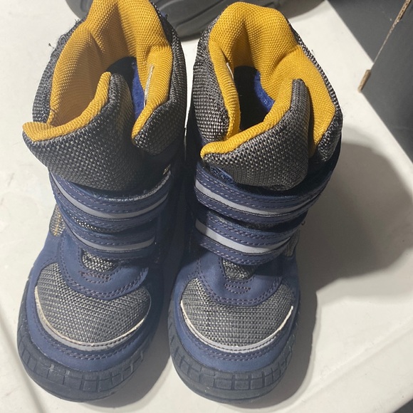 Explore fall boots - Picture 1 of 4